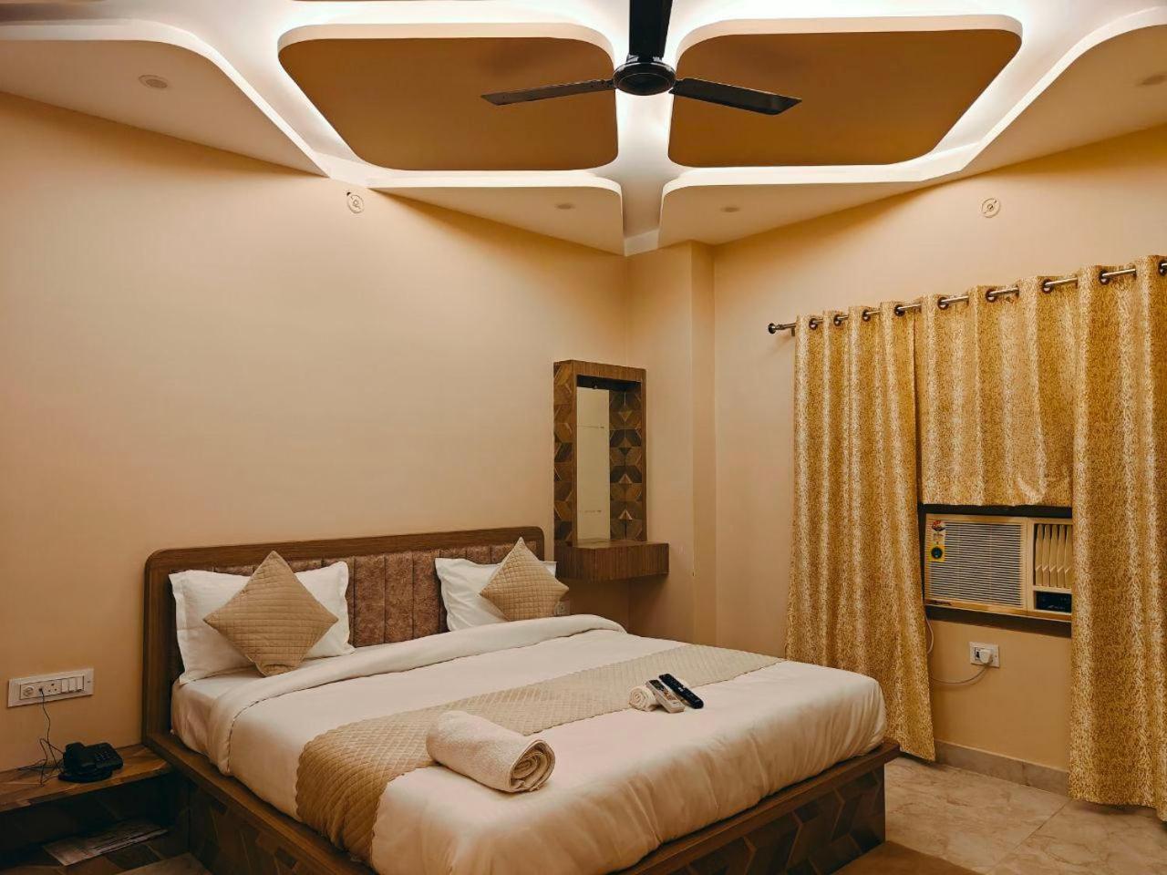 Hotel The Pushpraj Varanasi Dış mekan fotoğraf